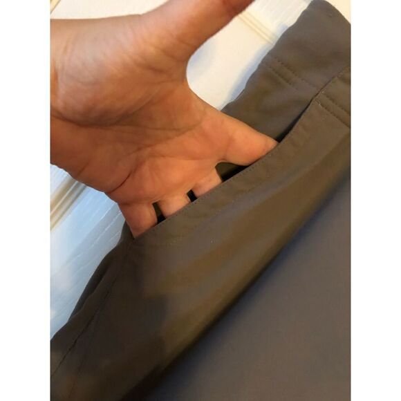 Columbia Sports Dry Tech Shorts 16 - Picture 5 of 15